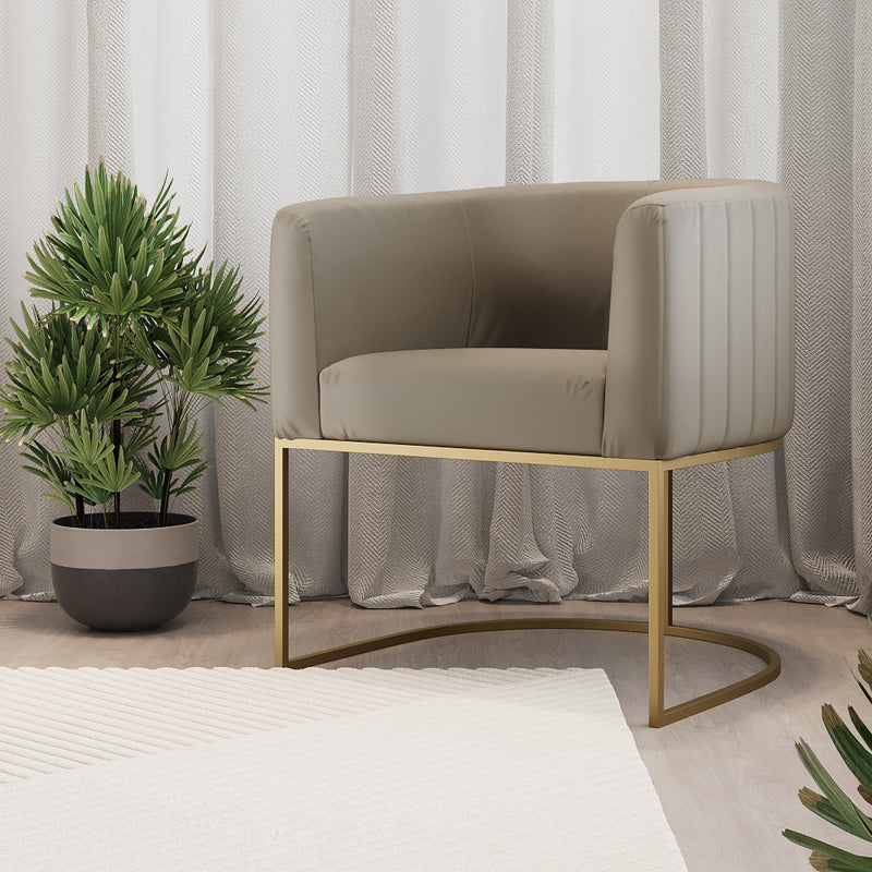 Poltrona Regale Matelassê com Base Fixa Preta com Pintura Automotiva Courino - Prime Decor